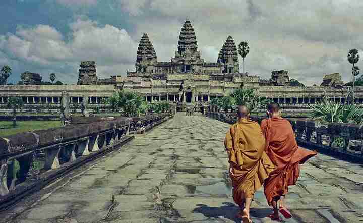 angkor_wat_monks_siem_reap